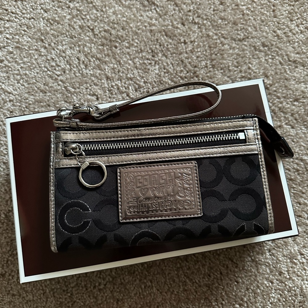 Coach Poppy Wristlet
